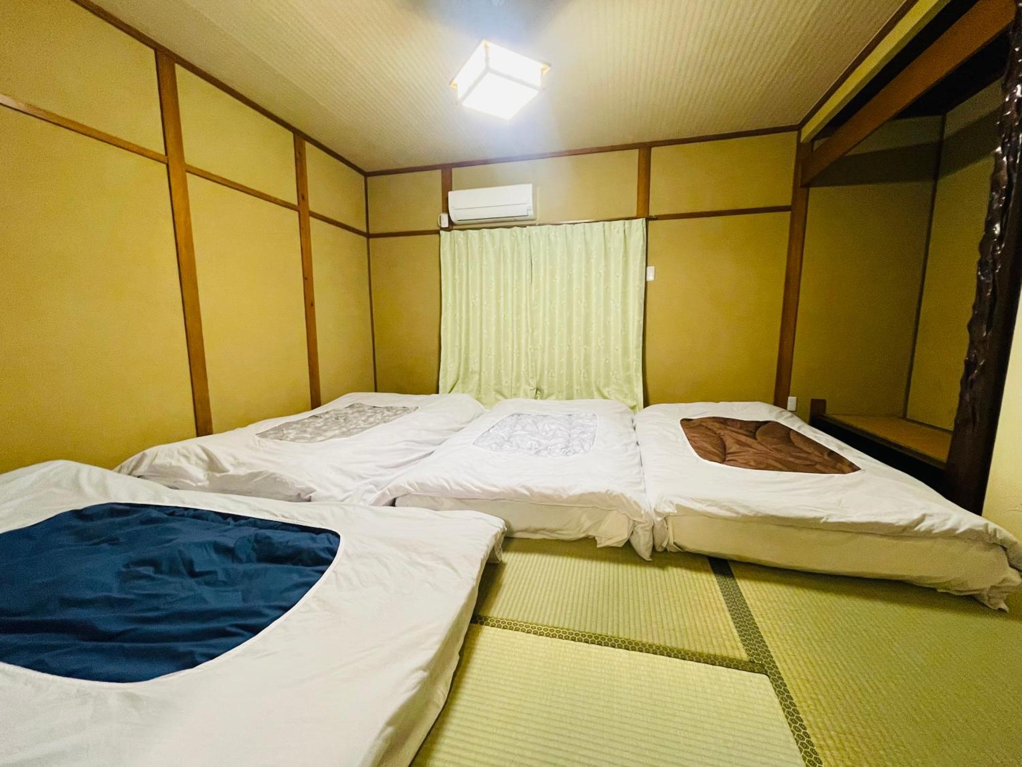 Namba Shinsaibashi 10 Mins Castle　east * 大阪