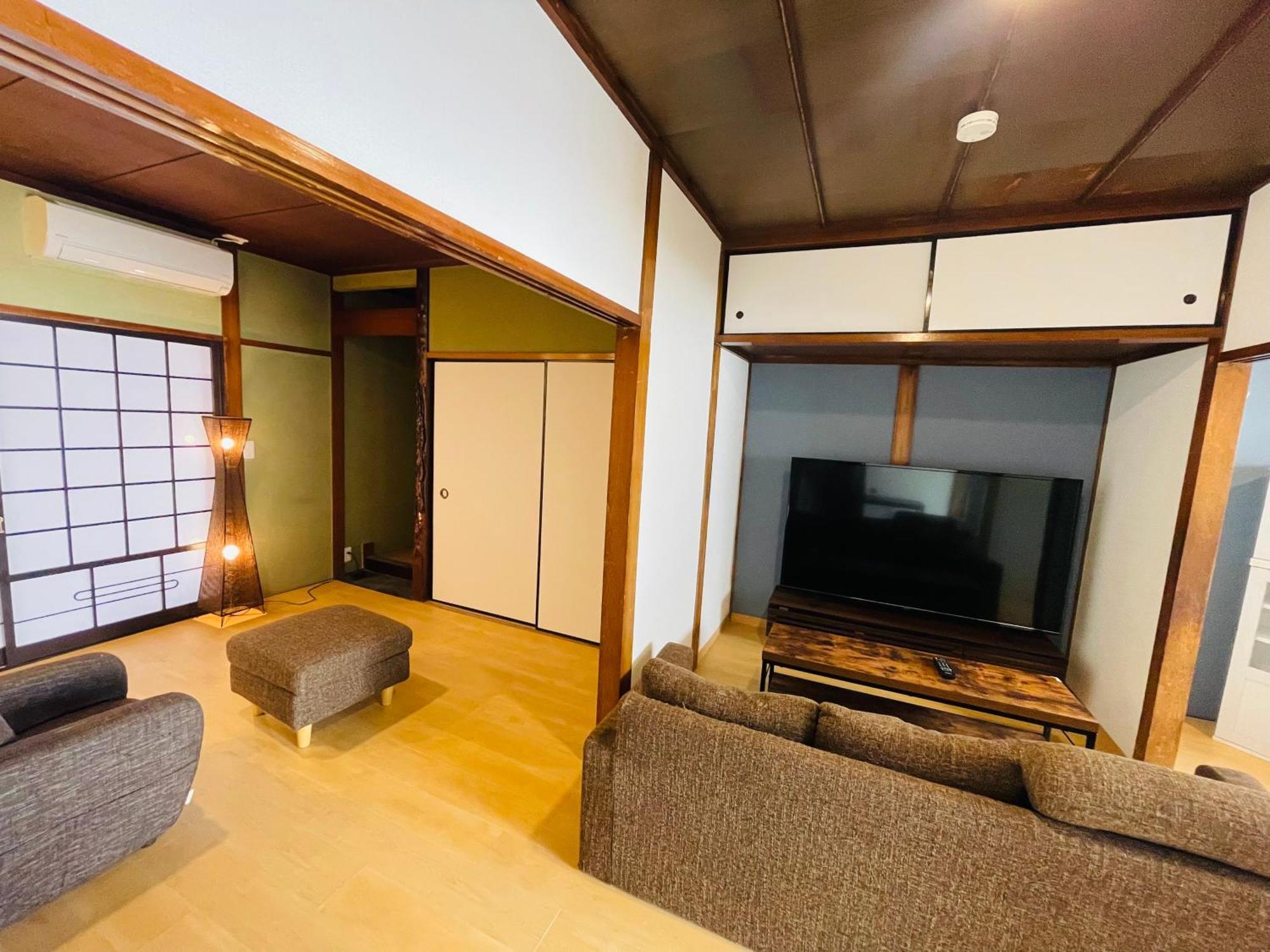 Namba Shinsaibashi 10 Mins Castle　east *